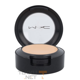 MAC Studio Finish Concealer...